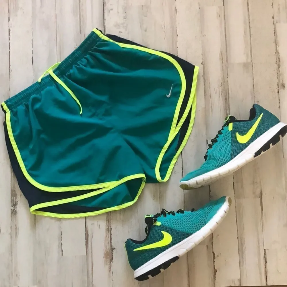 Bundle lady’s Nike flex Sz 8 & Nike shorts  Sz Sm
